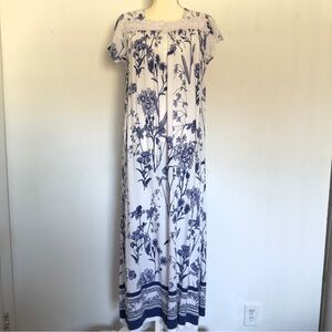 Nightgown Redtag Women Size Uk 10 White Floral Print Square Neck 100% Rayon Soft